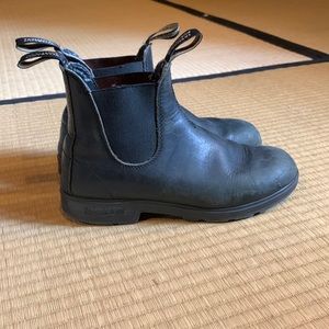 Blundstone black boots